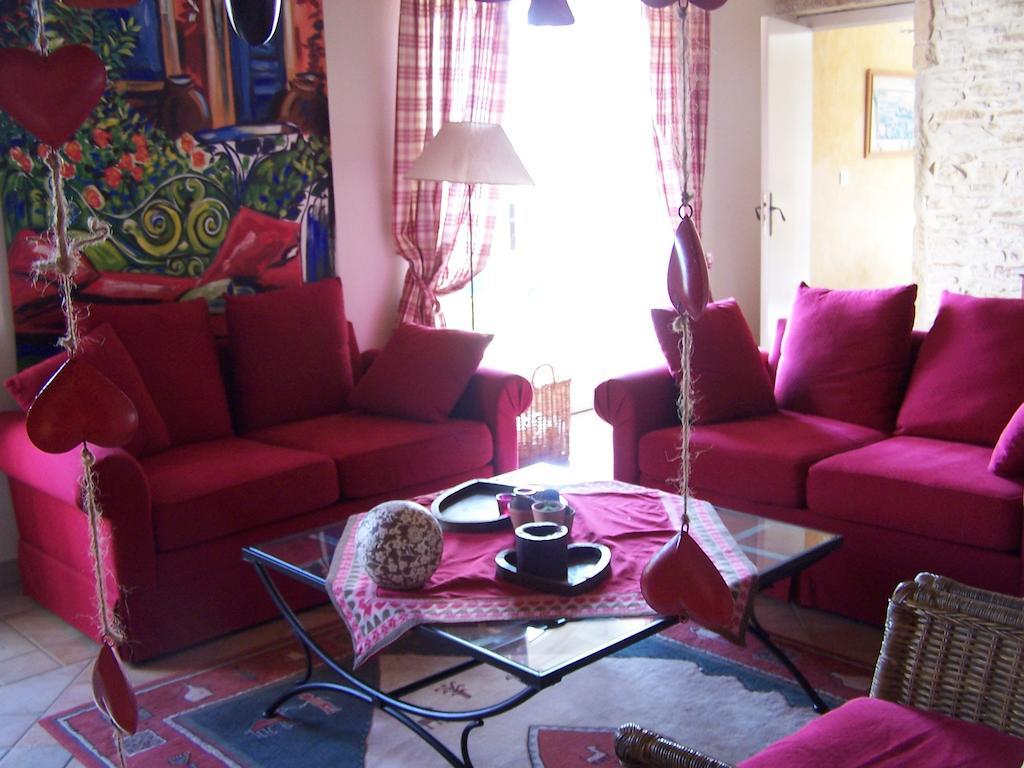 Clos De Pomeir Pension Pommiers  Buitenkant foto