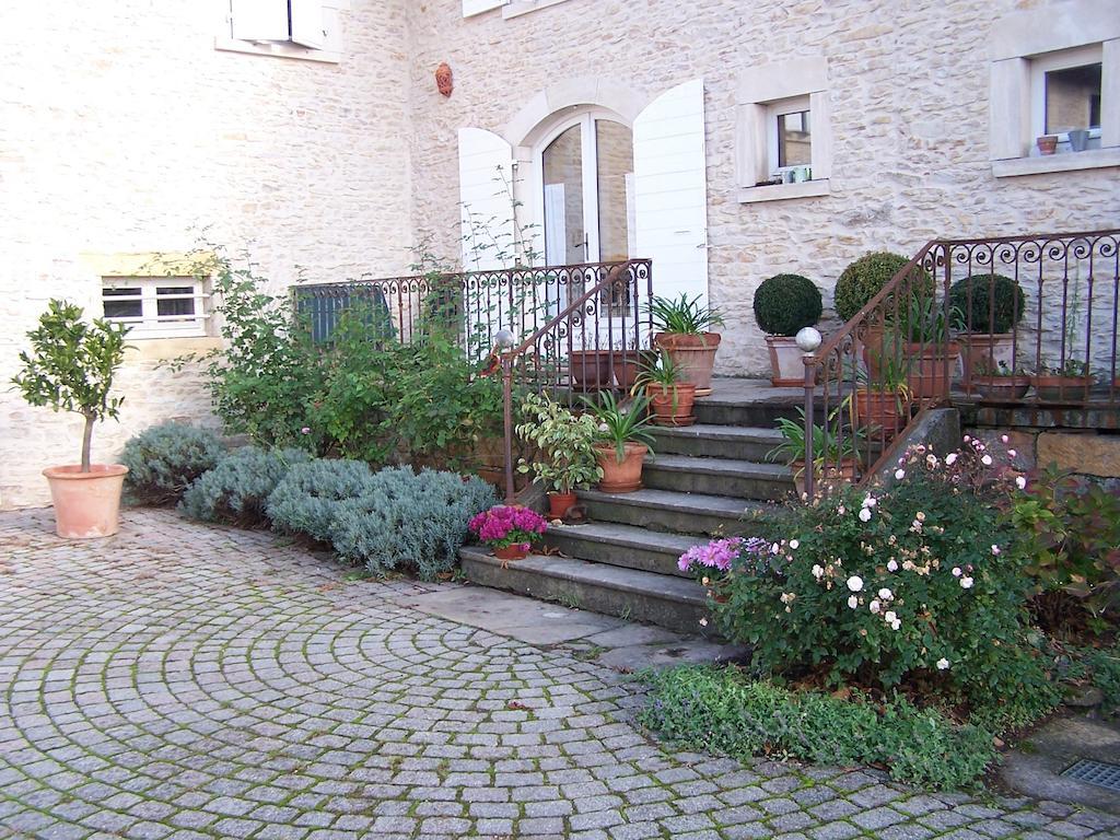 Clos De Pomeir Pension Pommiers  Buitenkant foto