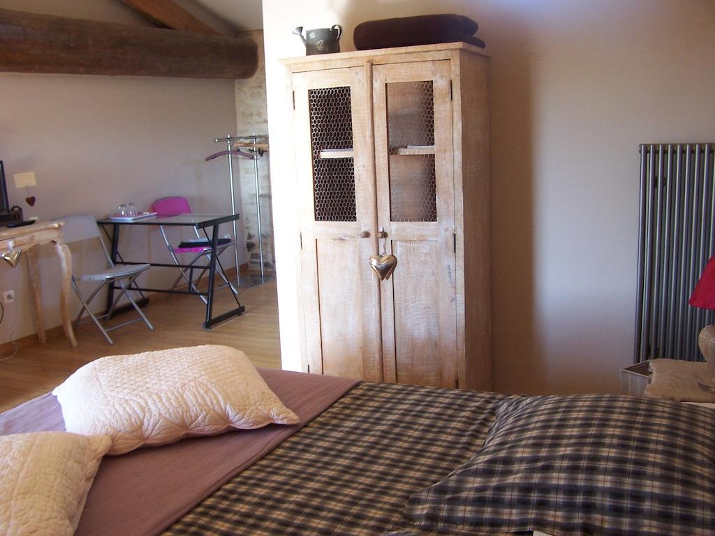 Clos De Pomeir Pension Pommiers  Kamer foto