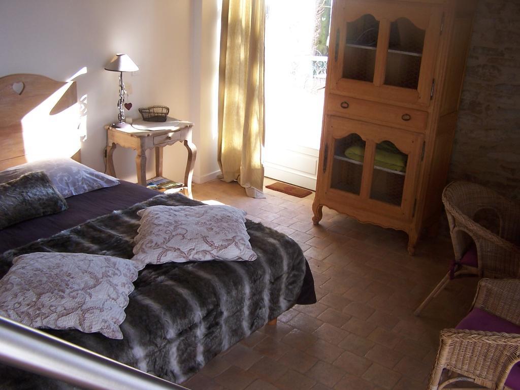 Clos De Pomeir Pension Pommiers  Buitenkant foto